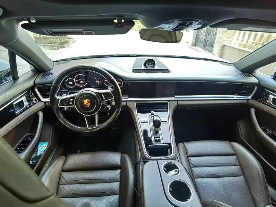 Porsche Panamera 2017 — фото 6