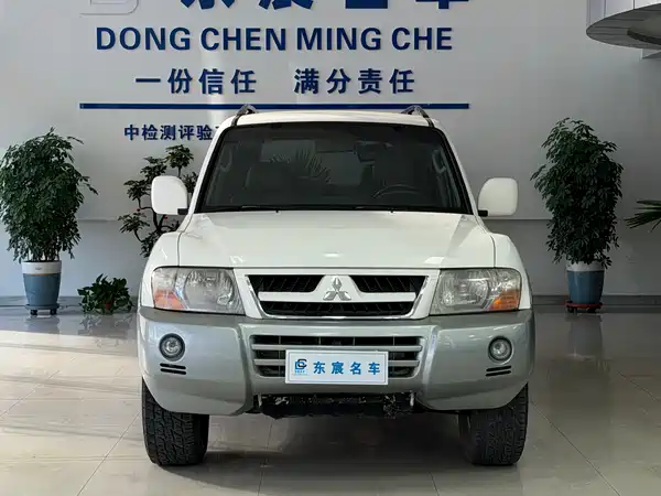 Mitsubishi Pajero 2013