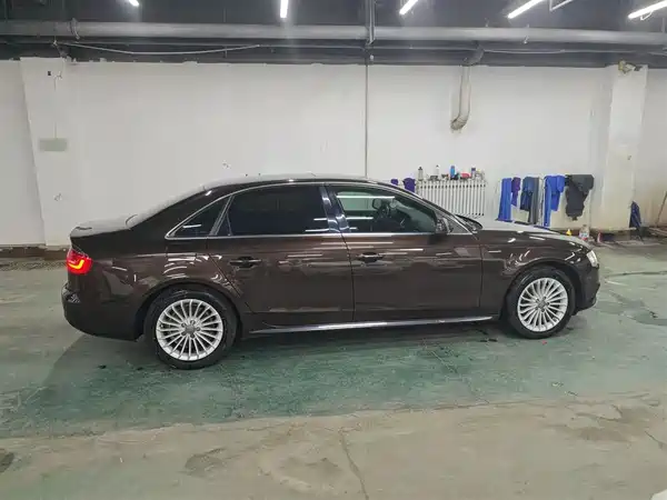 Audi A4L 2016
