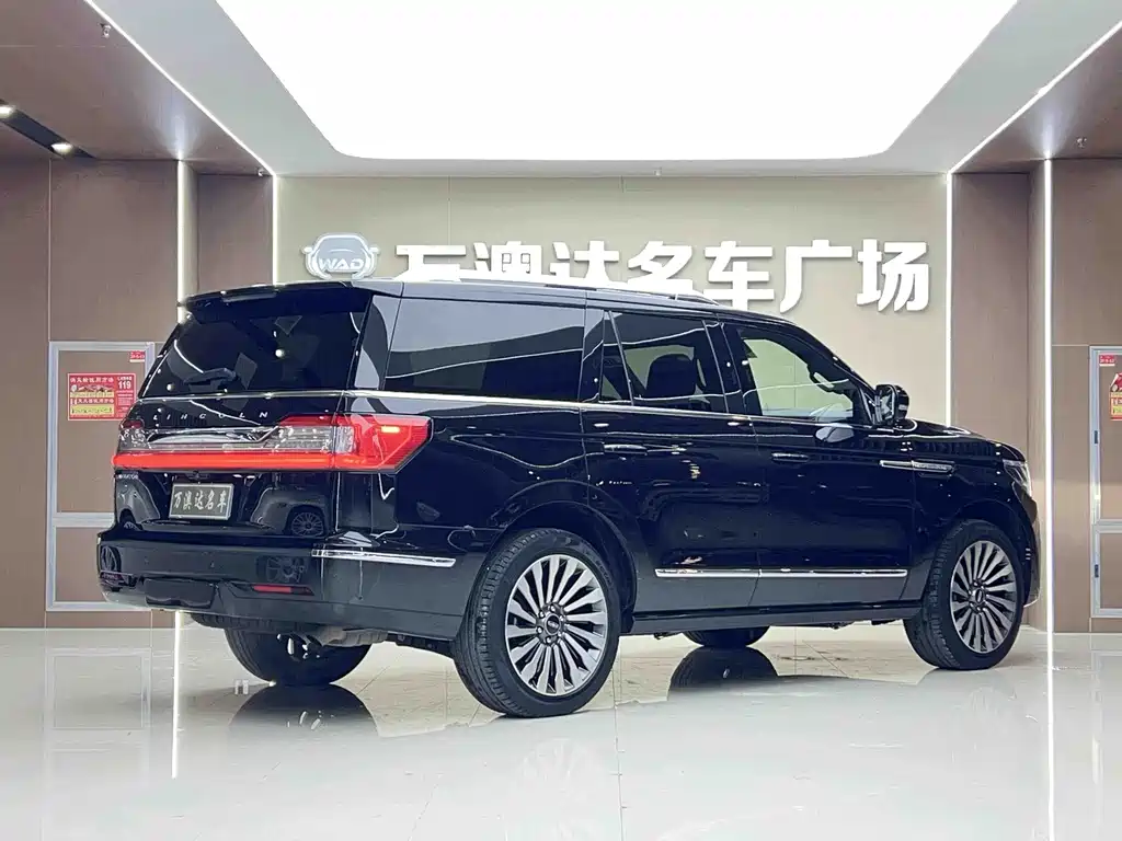 Lincoln Navigator 2022 — фото 14