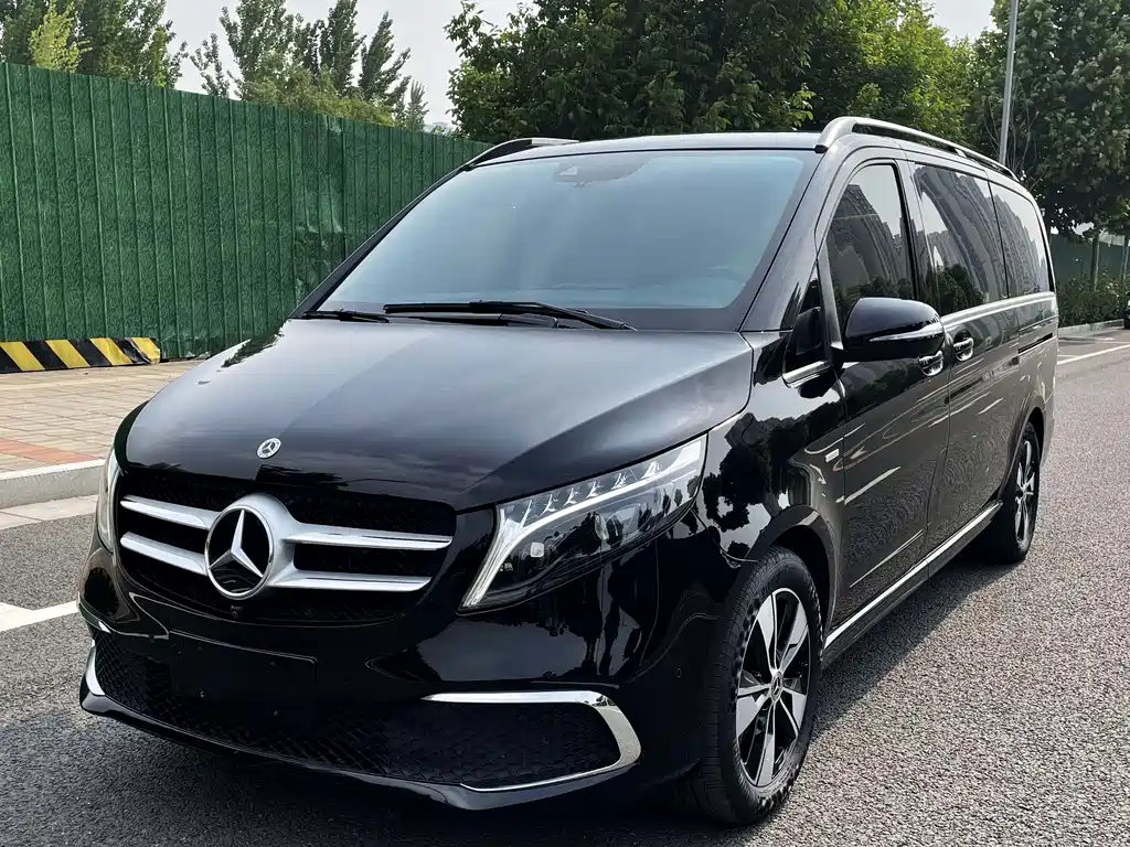 Mercedes-Benz V-Class 2023 — фото 1
