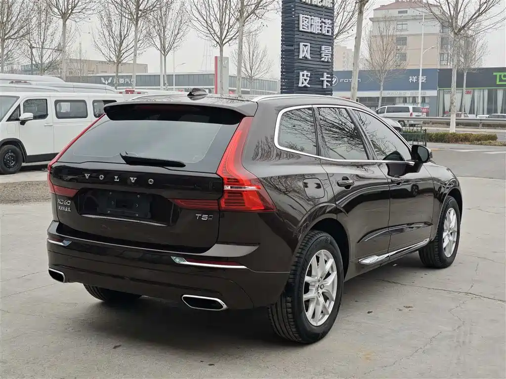Volvo XC60 2021 — фото 4