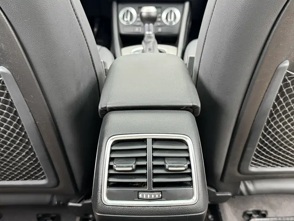 Audi Q3 2015 — фото 18