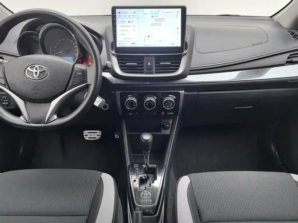 Toyota Yaris L 2021 — фото 12