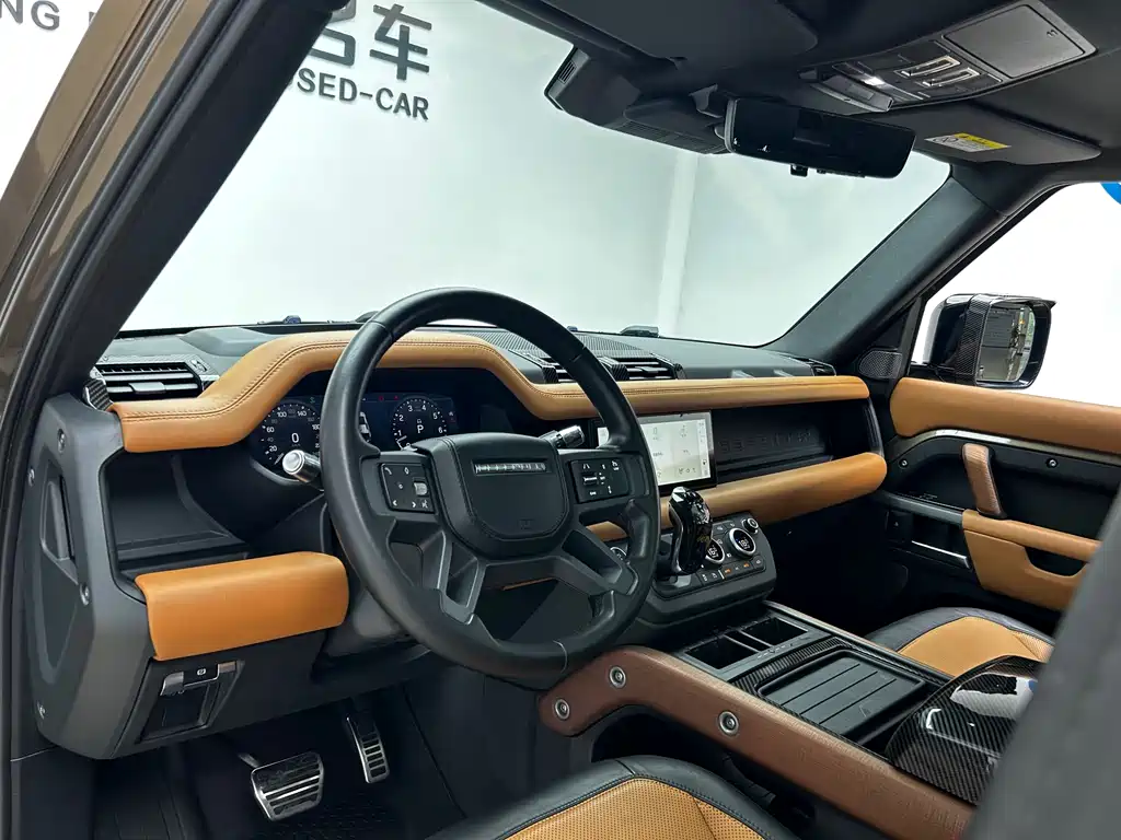 Land Rover Defender 2021 — фото 8