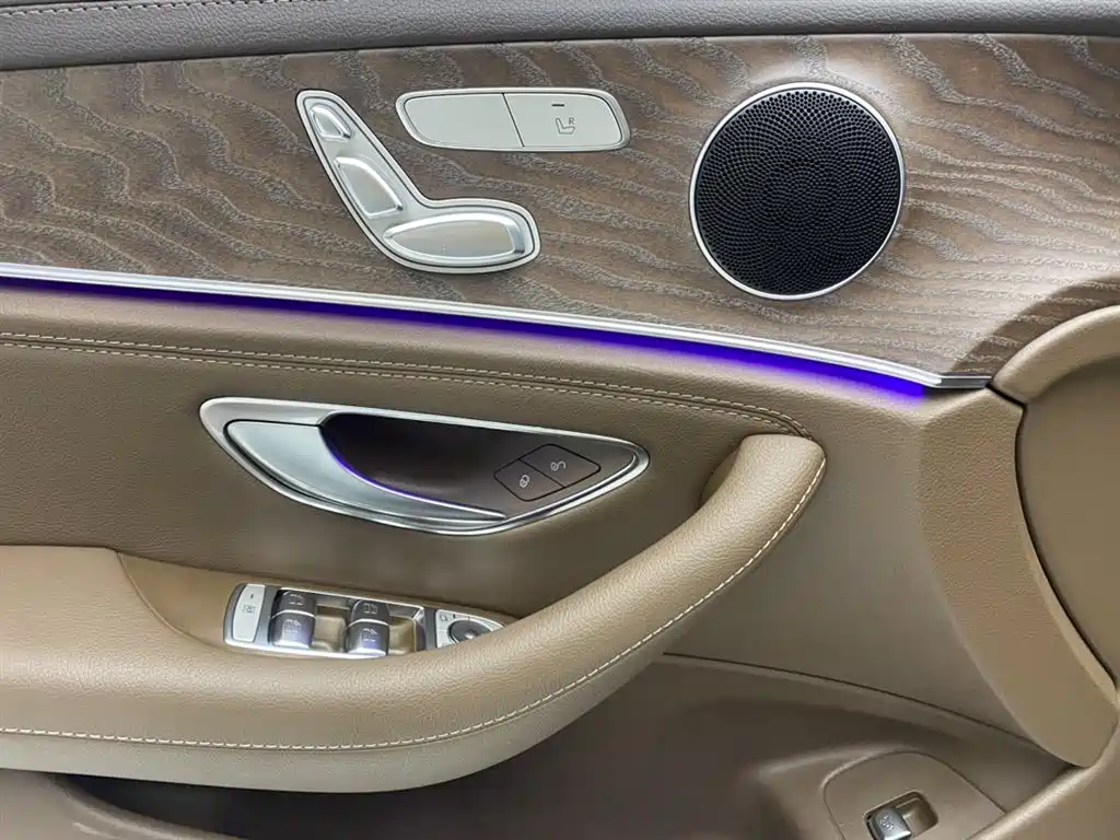 Mercedes-Benz E-Class 2023 — фото 27