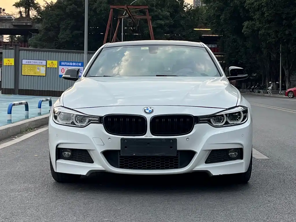 BMW 3 Series 2019 — фото 2