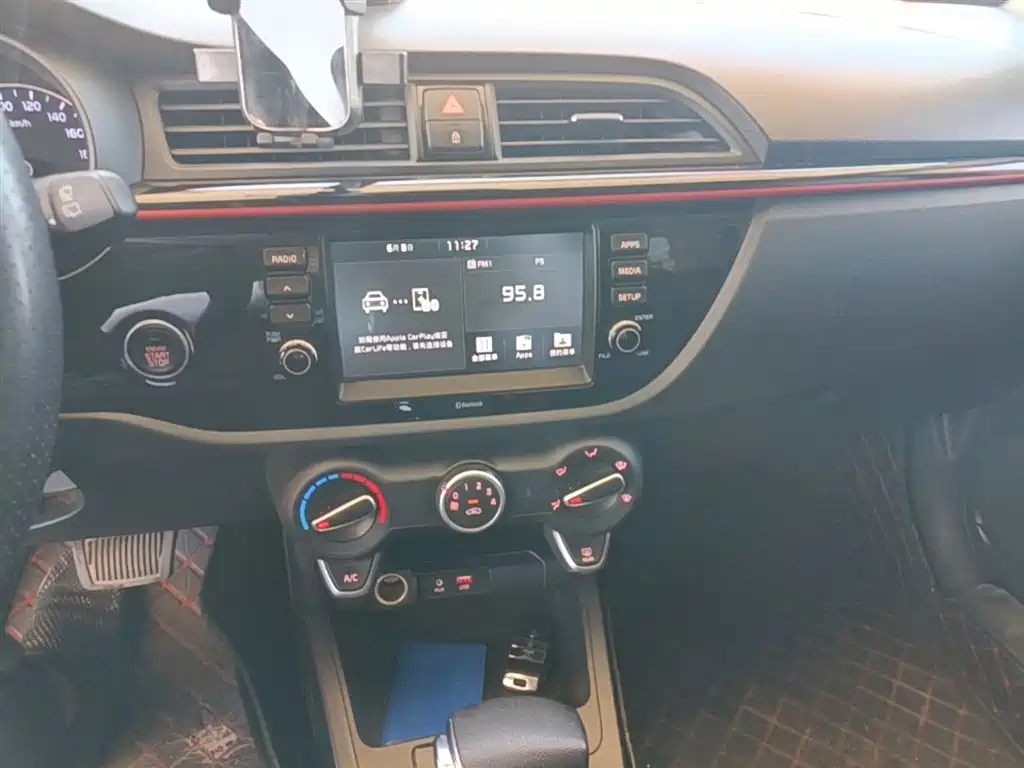 Kia KX Cross 2018 — фото 13