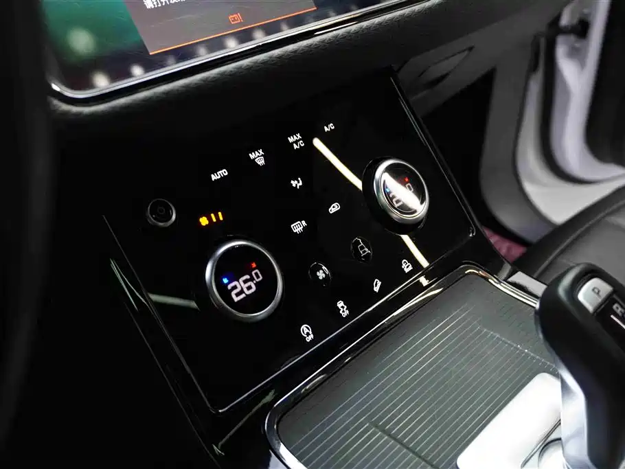 Land Rover Evoque 2021 — фото 13