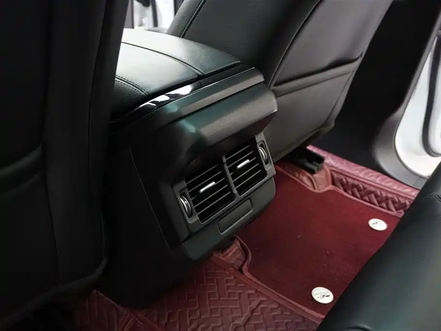 Land Rover Evoque 2021 — фото 20