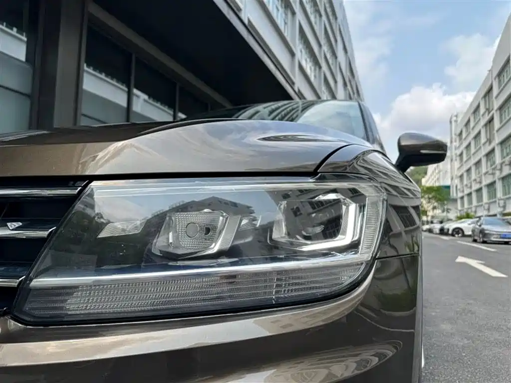 Volkswagen Tiguan L 2018 — фото 16