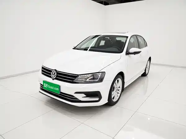Volkswagen Sagitar 2018