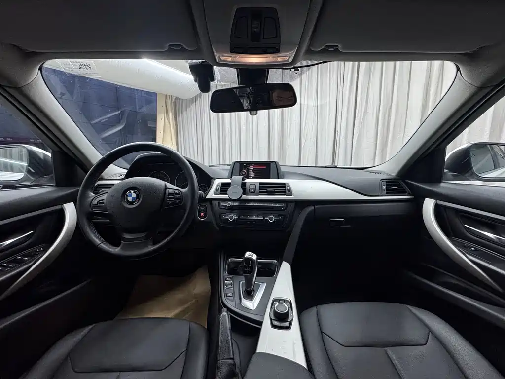 BMW 3 Series 2015 — фото 14