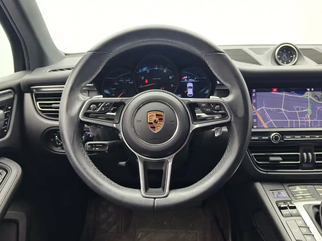 Porsche Macan 2020 — фото 9