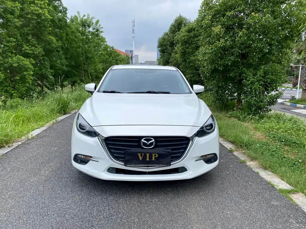 Mazda 3 Axela 2019 — фото 2
