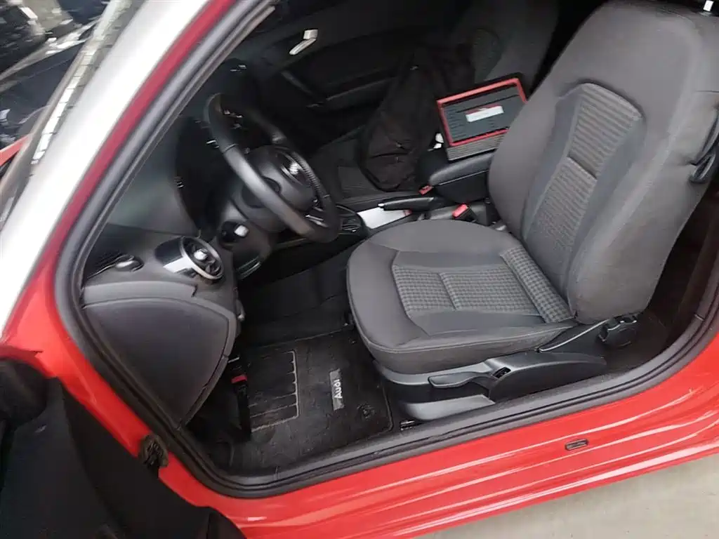 Audi A1 2014 — фото 15