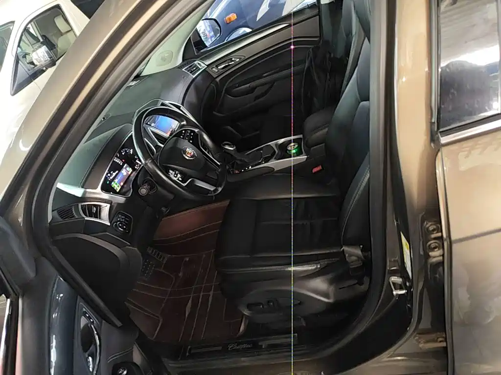 Cadillac SRX 2016 — фото 15