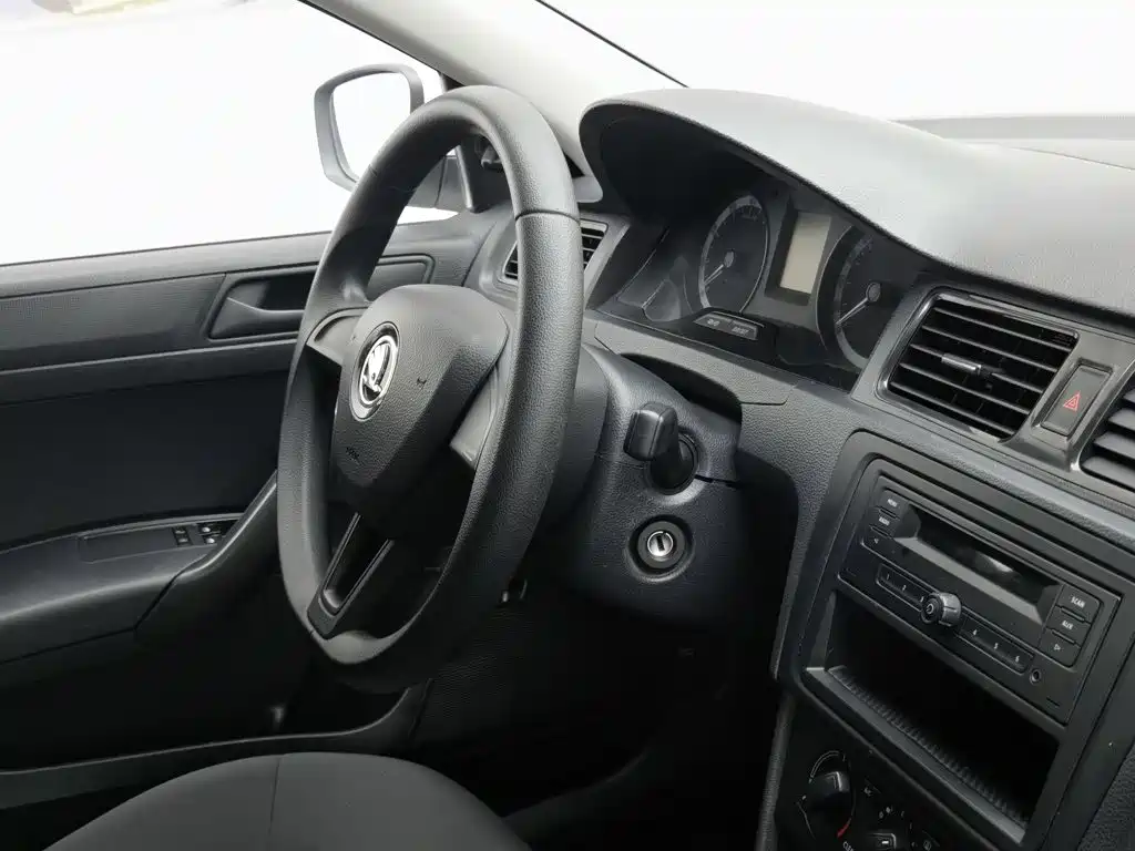 Skoda Rapid 2020 — фото 22
