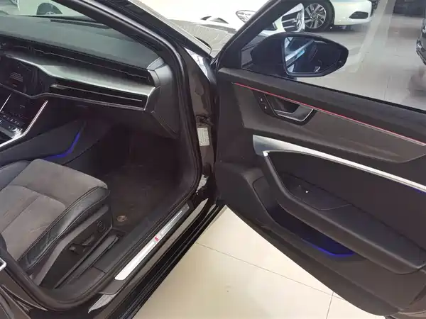 Audi A6L 2021