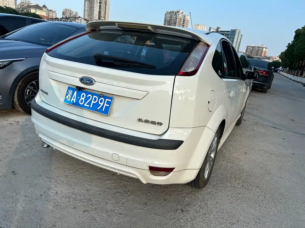 Ford Focus 2014 — фото 4