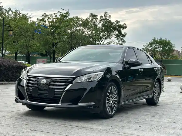 Toyota Crown 2018