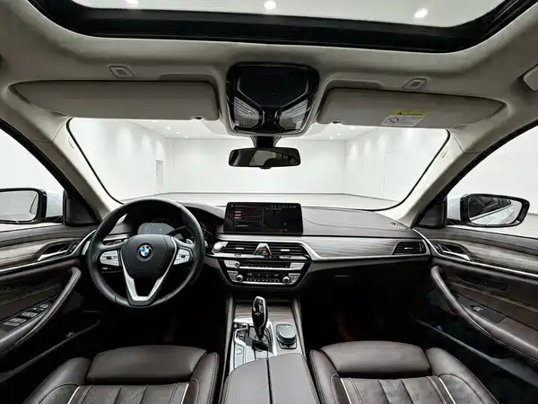 BMW 5 Series 2022