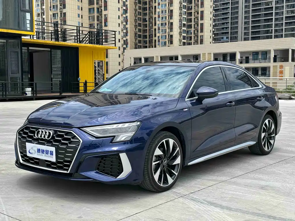 Audi A3 2023 — фото 1
