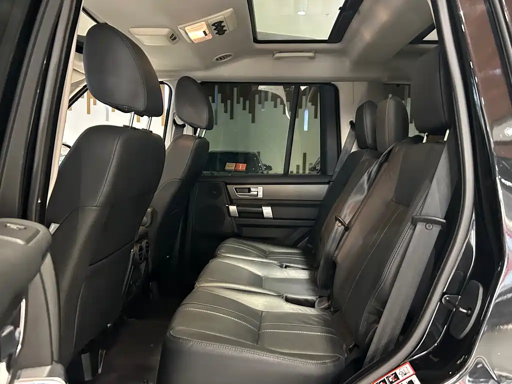 Land Rover Discovery 2017 — фото 21