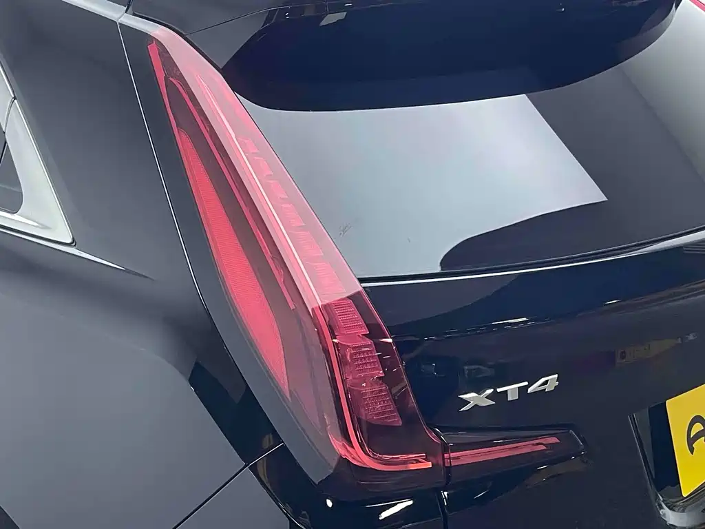 Cadillac XT4 2022 — фото 12