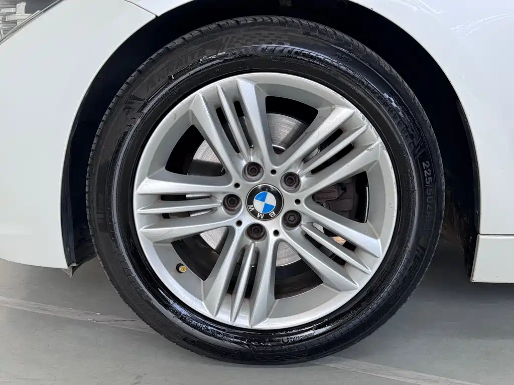 BMW 3 Series 2017 — фото 28