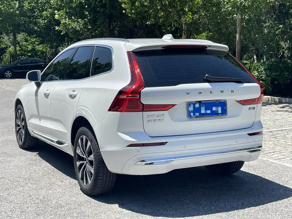 Volvo XC60 2025 — фото 4