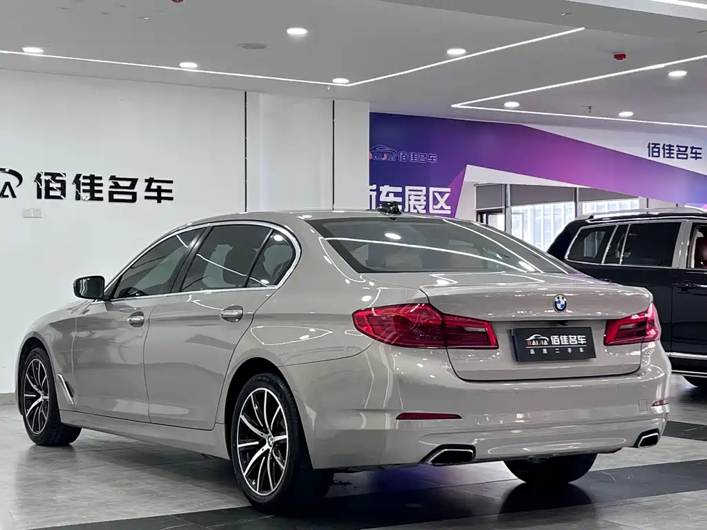 BMW 5 Series 2017 — фото 7