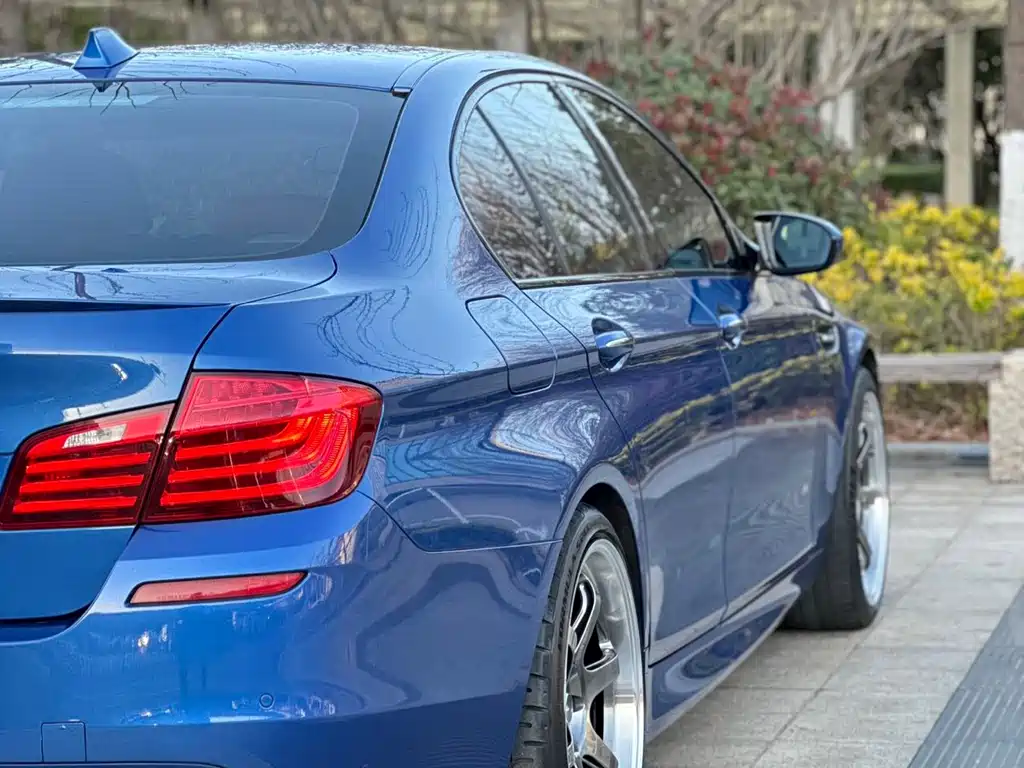 BMW M5 2015 — фото 8