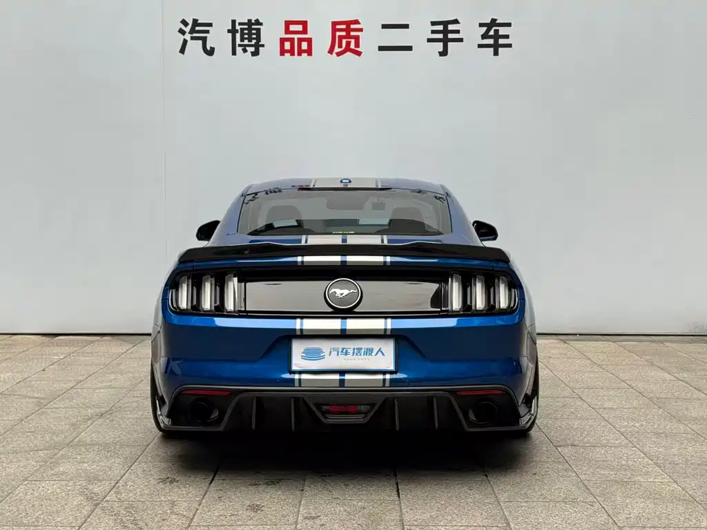 Ford Mustang 2017 — фото 16