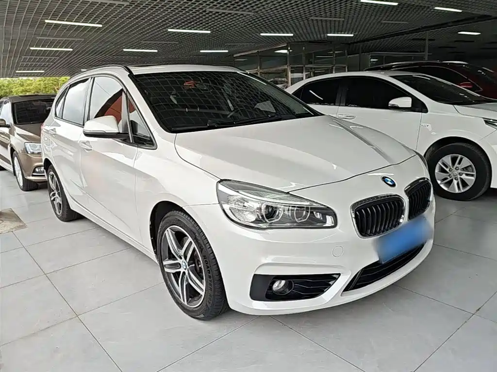 BMW 2 Series Active Tourer 2015 — фото 4