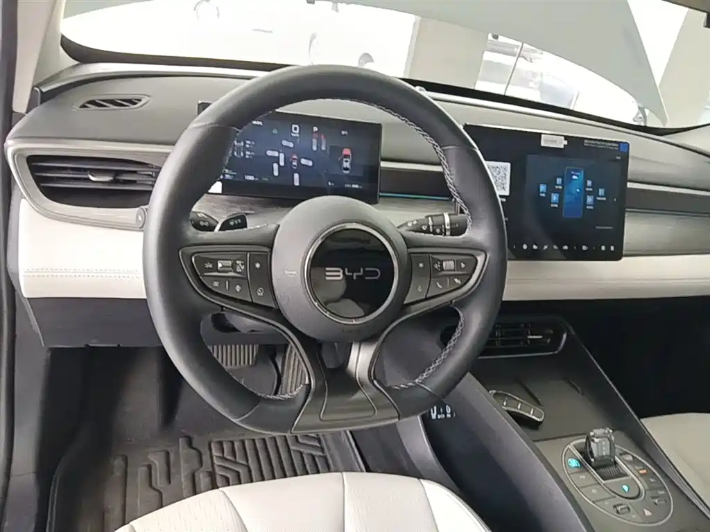 BYD Seal 05 DM-i 2025 — фото 11