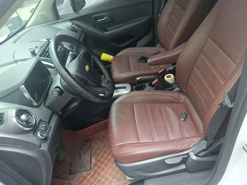 Chevrolet Trax 2016 — фото 16