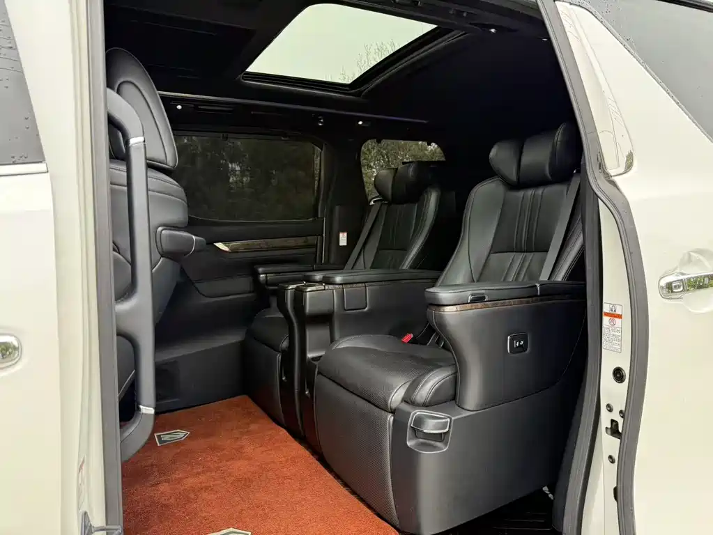 Toyota Alphard 2019 — фото 8