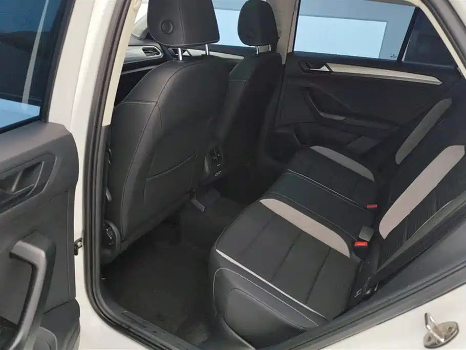 Volkswagen T-Roc 2020 — фото 11