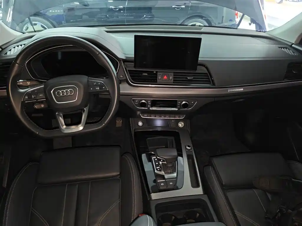 Audi Q5L 2021 — фото 16