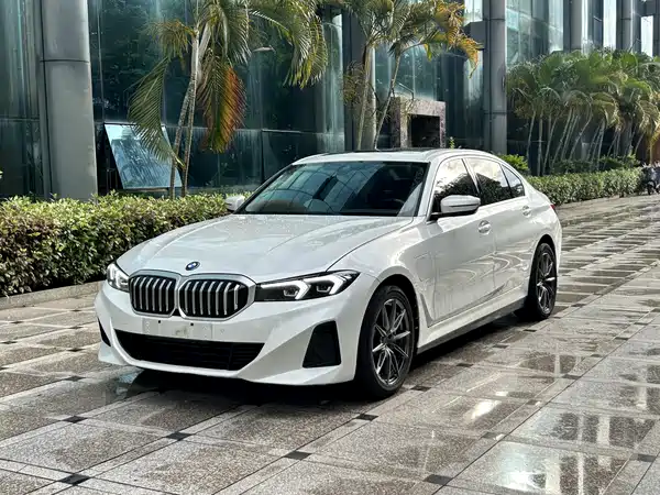 BMW i3 2024