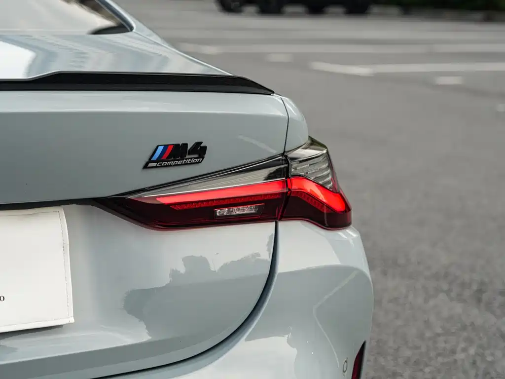 BMW M4 2022 — фото 6