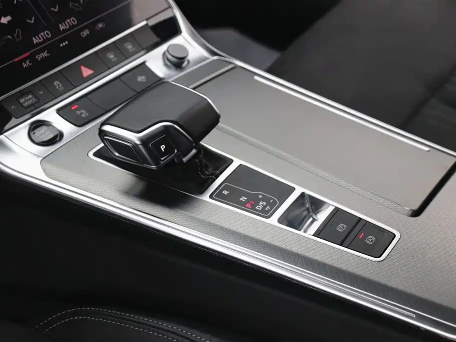 Audi A7L 2024 — фото 14