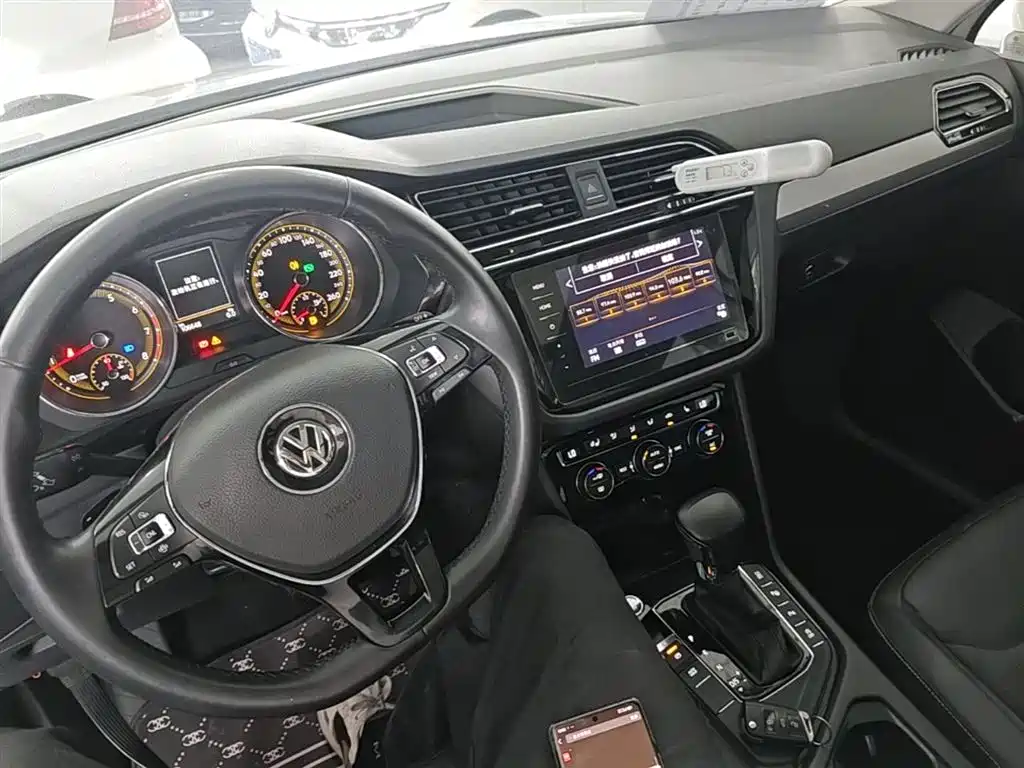 Volkswagen Tiguan L 2020 — фото 10