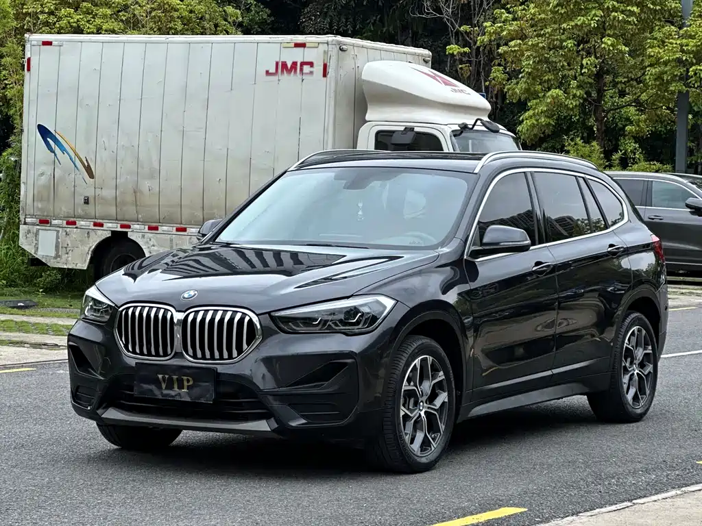 BMW X1 2021 — фото 1