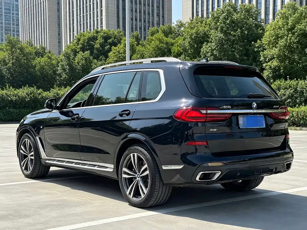 BMW X7 2021 — фото 17