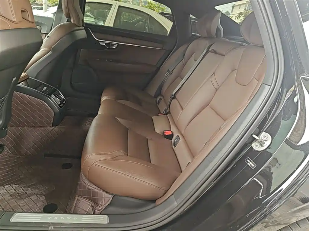 Volvo S90 2023 — фото 13