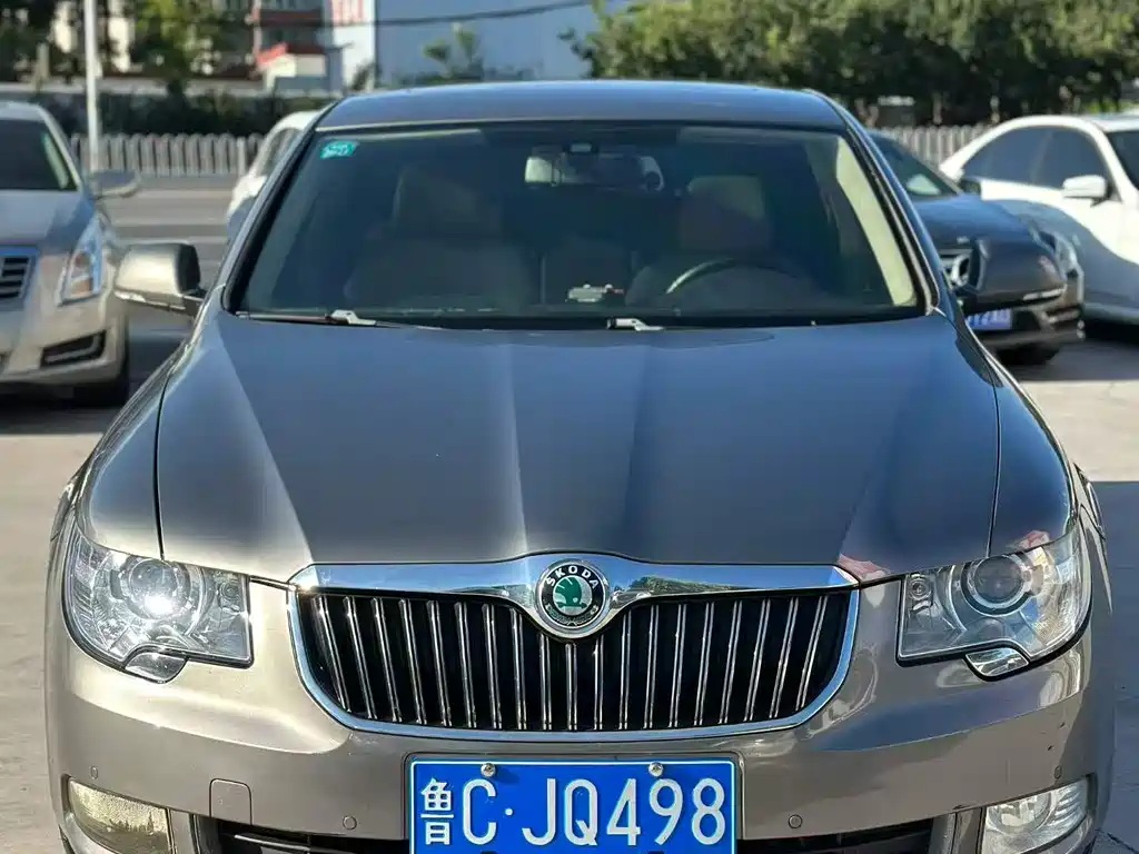 Skoda Superb 2013 — фото 2
