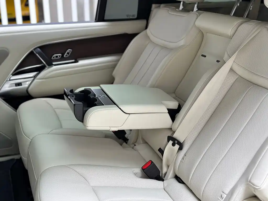 Land Rover Range Rover 2024 — фото 16