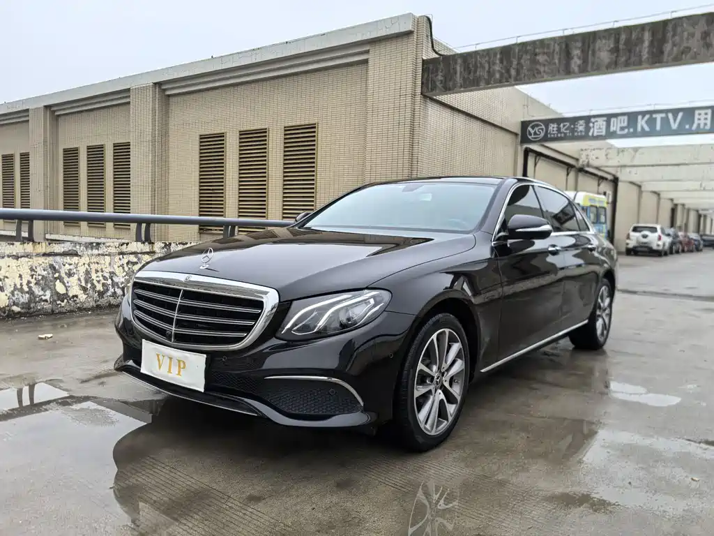 Mercedes-Benz E-Class 2019 — фото 40